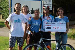 Bauer und Team erradelten 1.424 Euro für die Schmettelringskinder.