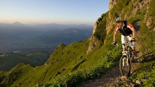 Im Land des RegenbogensWM-Luft schnuppern in den KitzbÃ¼heler Alpen. Nicht nur fÃ¼r Marathon-Profis 2013 ein Muss!