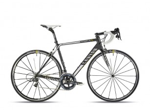 Ausgestattet mit vielen Features des Ultimate CF SLX präsentiert sich das Ultimate CF SL (Frameset 980g, hier in 9.0-Bestückung) auch optisch wie seine Referenz.