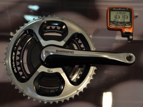 Shimano liefert die 7800er Hollow Tech II Kurbeln montagefertig im 9000er Design an SRM.

