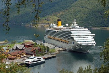 Norwegen - Das Gebirge im Meer