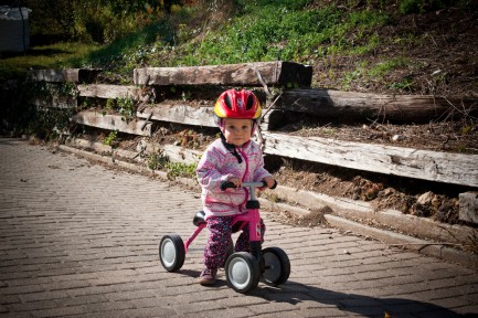 Valentina fühlte sich beim freien Fahren sichtlich wohl und steuerte das Puky begeistert durch den Ort.