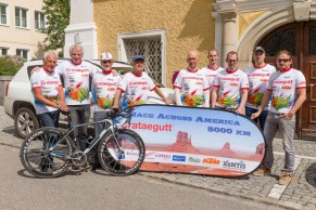 Die Crataegutt-Seniors mit ihrem Team