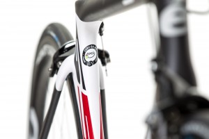 Das Rad wird seit Jahren im Profizirkus vom Team Garmin gefahren - selbstverständlich besitzt es das UCI-Prüfsiegel.