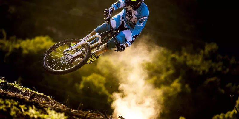 Video: Karim Amour beim Trailsurfen
