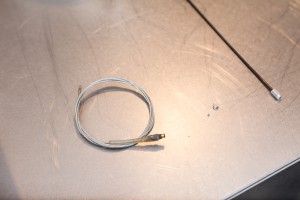 Selbstgebastelte Einfädelhilfe für Di2-Kabel: gibt's mittlerweile auch von Park Tool (Internal Cable Routing Kit)