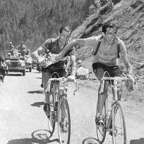 1945 Hochkarätige Kunden Castelli pflegte die bestehenden Kundenbeziehungen und gewann Mitte der 40er Jahre die beiden Radhelden Gino Bartali und Fausto Coppi hinzu.