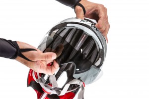 The fully integrated and interchangeable visor ensures high protection and best aerodynamic.