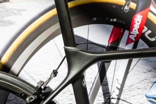 ISP-Sattelklemme samt neuer, integrierter Sattelstütze.