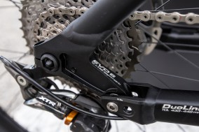 mit Syntace Evo6 Hinterachse (Details siehe unten)