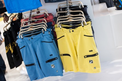 Passend zu den Jerseys gibt es auch eine Vielzahl an unterschiedlichen Schnitten und dazupassenden Farbmustern bei den Shorts.