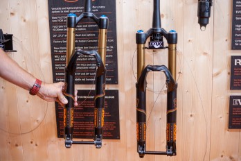 Keine Sorge, die 36 Float ist für 26" und 27,5" auch noch mit FIT High Speed/Low Speed Dämpfungskartusche erhältlich, um Tüftlern die gewollte Feinabstimmung zu ermöglichen. Bei diesem Modell kann auch zwischen 15 mm Achse und 20 mm Achse umgerüstet werden.