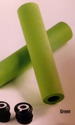 Die Silikongriffe Mastery wiegen nur 35 g uns sorgen für guten Grip am Lenker.