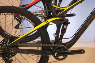 Trotz ihrer nur 200 g ist die neue Carbonwippe um 50 % stabiler als ihr Alupendant.