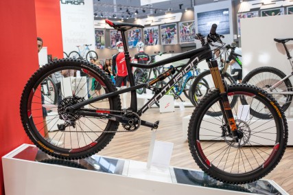 Das Top-Modell der Trailbanger EXC-Linie lautet auf den Namen Team.27 und wiegt 13,2 kg mit Fox Federelementen und exzellenter Ausstattung.