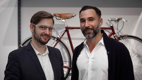 BFS-Geschäftsführer Fares Gabriel Hadid (re.) will in Wien eine emotionale Fahrrad-Plattform etablieren, Radverkehrsbeauftragter Martin Blum (li.) freut sich darauf.