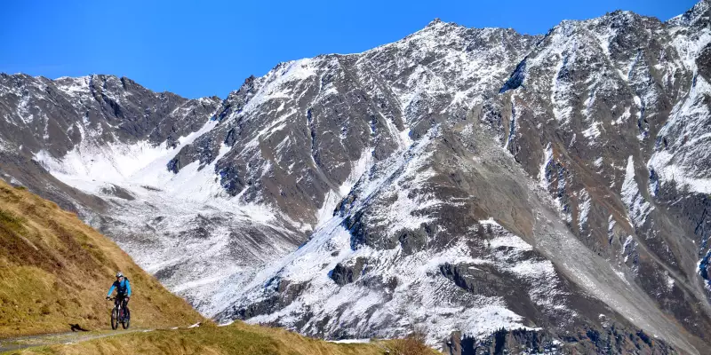 Per E-MTB zum Ski-Weltcup