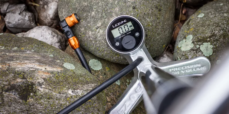 Lezyne Digital Over Drive Standpumpe mit ABS2