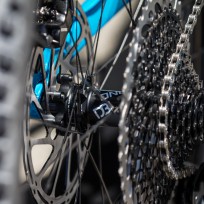 DBL Laufräder besitzen mehr Hebelkraft in den ziehenden Speichen als in den drückenden.