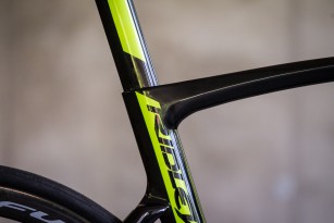Das Noah SL Disc bietet dieselben aerodynamischen Details der FAST-Technologie wie das Noah SL.