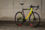 Rahmendesign: Volt w/ Jet Black and Acid Red, Gloss