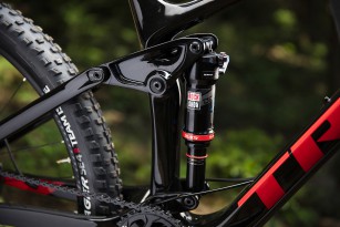 Die RE:aktiv Technologie pflanzt Trek nicht mehr nur in Fox, sondern auch in Rock Shox Dämpfer.