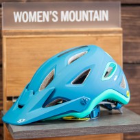 Montara MIPS – Tief hinuntergezogene Helmschale und top belüftetes Roc Loc Air Anpassungssystem, volle Goggle-Integration, S/M, 350 g, 179,99 Euro