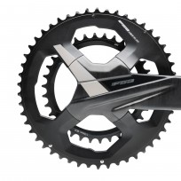 Ergänzend zur elektronischen Rennradgruppe hat FSA für die K-Force WE einen neuen BB386Evo Hollow-Carbon-Kurbelsatz...